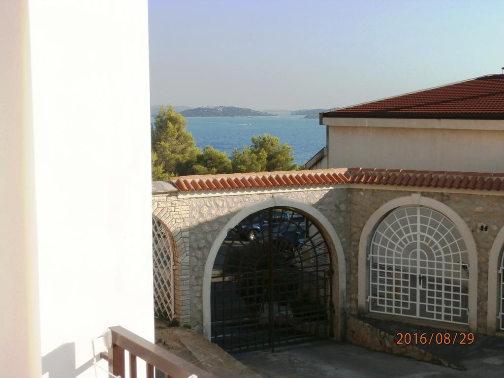 Apartments Meni Драге Екстер'єр фото