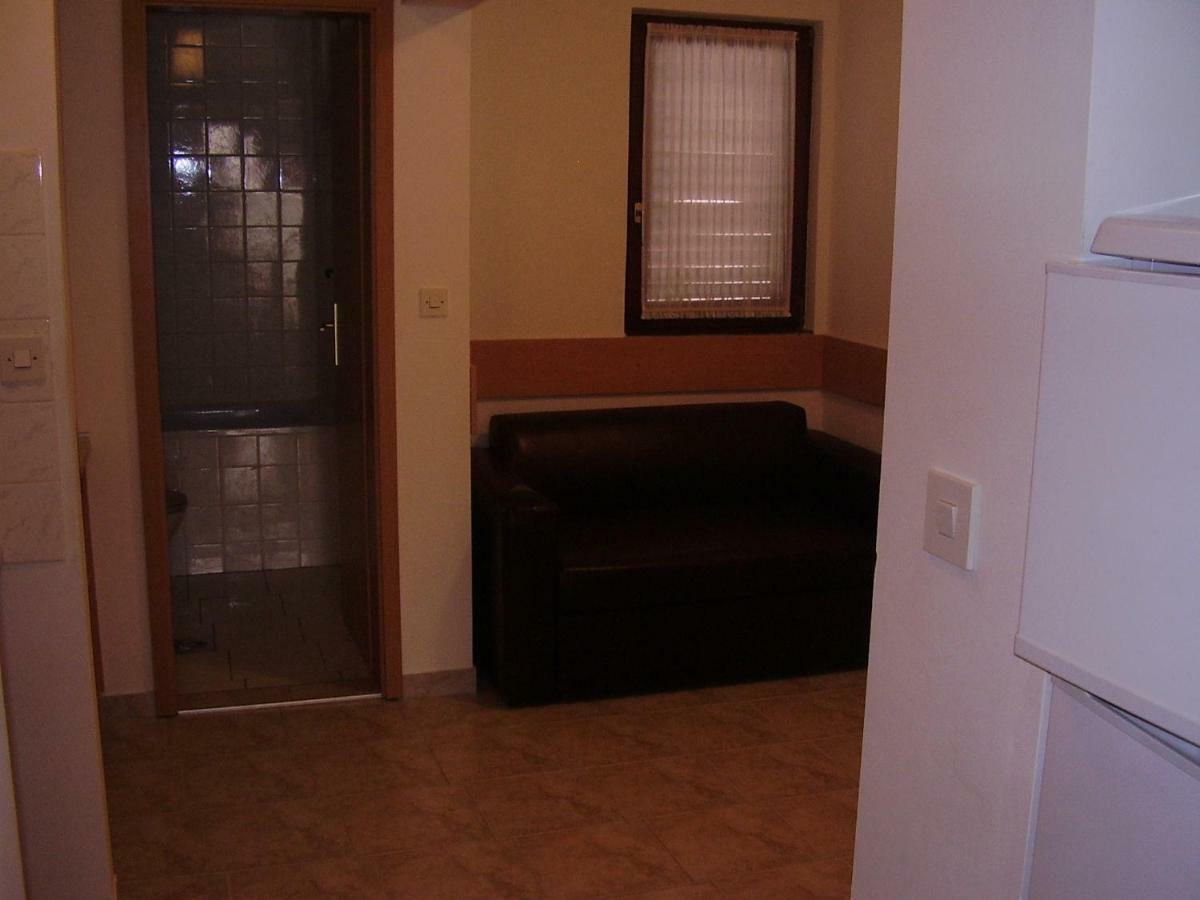 Apartments Meni Драге Екстер'єр фото